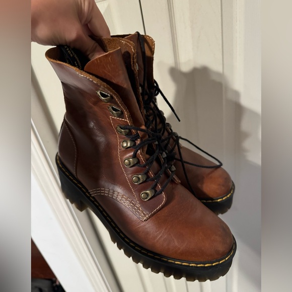 Doc martens Leona discontinued butterscotch color - Picture 2 of 6